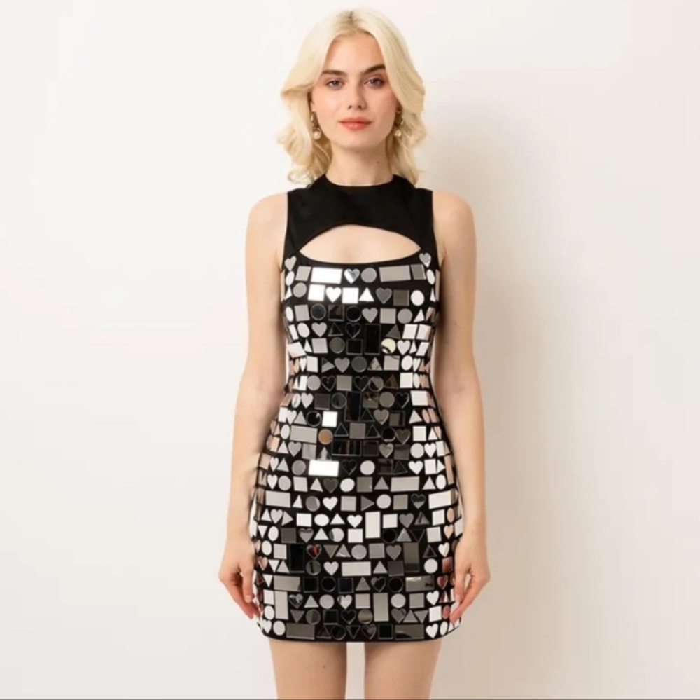Mirror Dress Size S - missing mirror